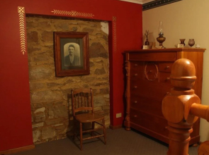 Colonial Cottages of Ross