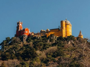 Azenhas do Mar Valley House