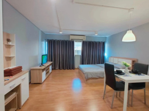 Deluxe at Popular Condo
