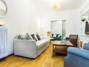Charming 2 bdr apt next to Piraeus port