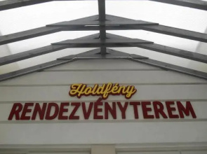 Holdfény Hotel