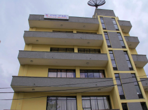 Yonas Hotel