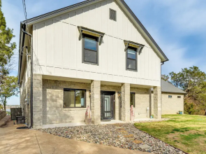 Newly Remodeled Lakefront Granbury Escape w/ Dock!
