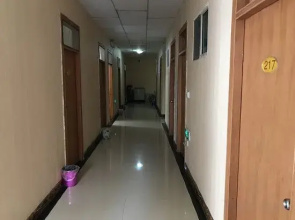 Korla Zhongxin Guest House