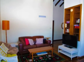 Barrels Beach House, 28 Dulconghi Street