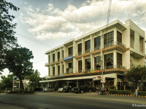 Uptown Condotel