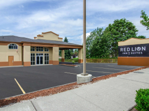 Red Lion Inn & Suites Des Moines