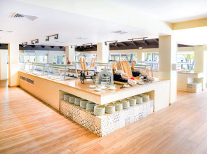 Coral Costa Caribe Beach Resort - All Inclusive