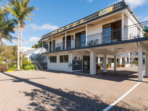Outrigger Motel