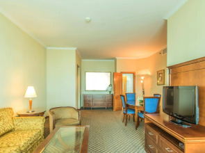 Отель Swissotel Al Murooj Dubai