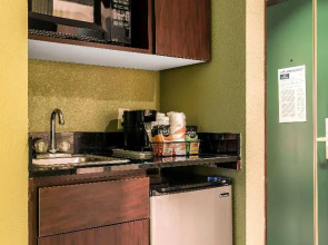 Holiday Inn Exp Reg Hosp And Med Ctr