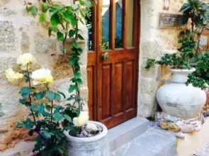 George & Alexandra's Apartments