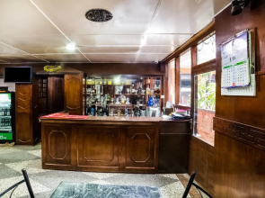 OYO 239 Hotel Kuti