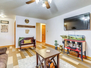 1 Mi to Dtwn Mountain View: Home w/ Deck