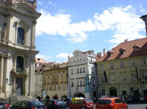 Three Golden Crowns Apartments