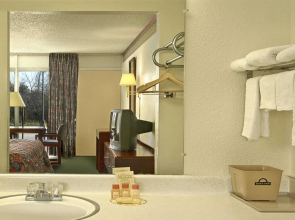 Budget Host Inn