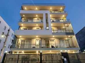 Tranquil 2BR Oasis With Balcony Bathtub