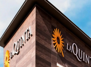 La Quinta Inn & Suites By Wyndham Kelowna Bc