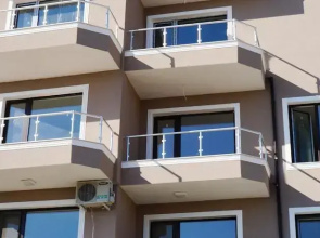 Dom-El Real Apartments in Deja Vu Complex