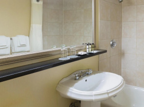 Wyndham Garden Hotel Newark Airport