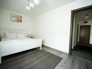 Montana Popa Boutique Studio