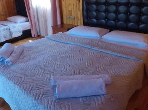 Happy Hotel