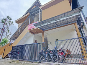 OYO Life 91268 Homestay Bu Erma Syariah