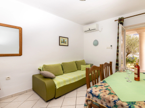 Beach Apartment Alenka Green