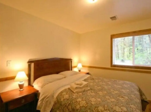 Mt Baker Lodging Cabin 3 Sleeps 26
