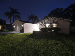 Largo Oasis w/ Pool & Grill: 6 Mi to Beach!