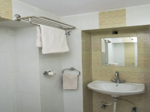 The Girdhar Niwas By OYO Rooms