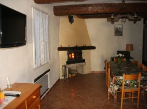 Domaine Du Bas Chalus. Gite