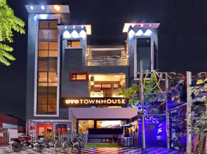 OYO 18258 Flagship Cherry Inn