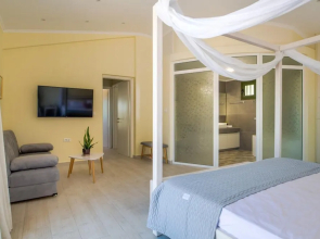 Arktos Sunset Villa