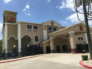 Red Lion Inn & Suites Iah Airport East