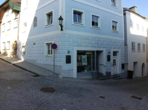Apartment in Historic Town House