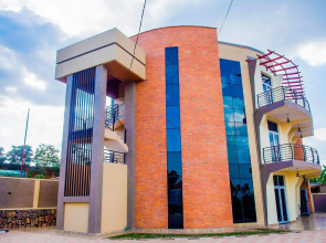 2-Bedroom: A hidden gem, comfort & space, an awesome base to explore Kigali just a few mins from Airport