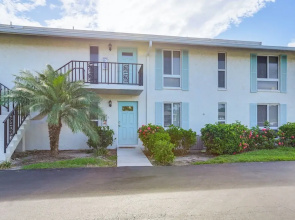 Golf Retreat w/ Pool Access: 3 Mi to Dtwn Naples