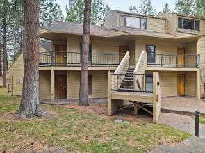 Scenic 1 Bedroom W/loft at Mount Bachelor Resort!