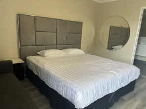 S 1 Motel