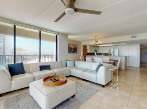 Luxe Corner 3br, Gulf View: Suntide III - Unit 410