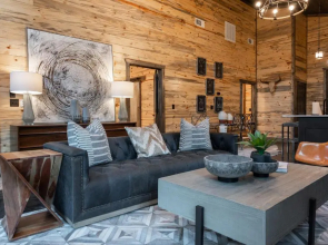 Vacana Offline Cabin, Covered Back Deck, HotTub, FirePit, Pet Friendly