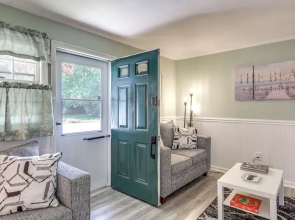 < 2 Mi to Beach: Cozy Cottage w/ Patio on Cape Cod