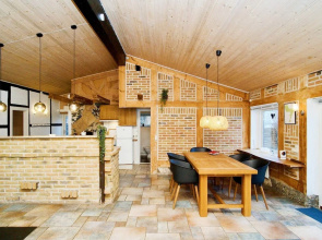 Charming Harbor Cottage-by Traum