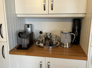 Sea Facing 2Bd Terraced Home - Peacehaven