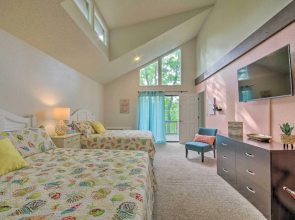 Osage Beach Home w/ Private Hot Tub: Near Lake!