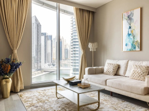 1 BR With Stunning 180 Marina View
