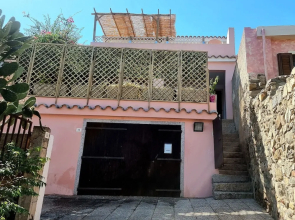 4 Bedroom Villa With Garden 3 min Walk From Beach!