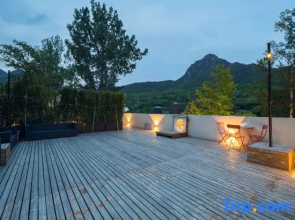 Floral Hotel · Valley Haven Private Spring Courtyard Hotel