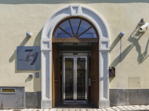 Seven Hostel